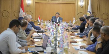 محافظ
      قنا
      يستقبل
      مساعد
      وزير
      التنمية
      لاستعراض
      انجازات
      برنامج
      التنمية
      المحلية
      بصعيد
      مصر