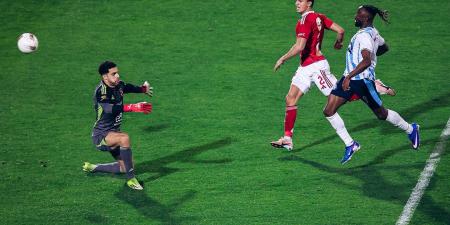 نادر
      السيد
      بعد
      هزيمة
      الأهلي
      أمام
      بيراميدز:
      تراجع
      الأحمر
      طبيعي..
      وتوروب
      غير
      موفق
      مع
      الفريق