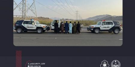 ضبط مخالف لنقل 5 مقيمين دون تصريح حج في مكة المكرمة والأمن العام يجدد التحذير