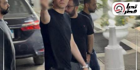 حركة
      غير
      أخلاقية..
      أمير
      عيد
      يثير
      الجدل
      في
      عزاء
      والد
      طليقته
      ليلى
      الفاروق|صورة