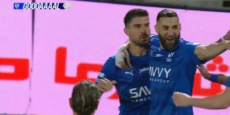 الحزم
      ضد
      الهلال..
      ملخص
      اهداف
      ونتيجه
      مباراة
      الهلال
      والحزم
      في
      دوري
      روشن
      السعودي
      وهدف
      كريم
      بنزيما