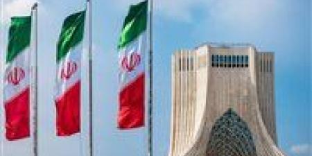 طهران:
      استيلاء
      الأمريكيين
      على
      سفن
      إيرانية
      “انتهاك
      صارخ”
      للقانون
      الدولي
