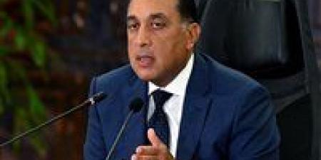 رئيس الوزراء يتفقد اليوم الحفار المصري "القاهر-2" بالبحر المتوسط