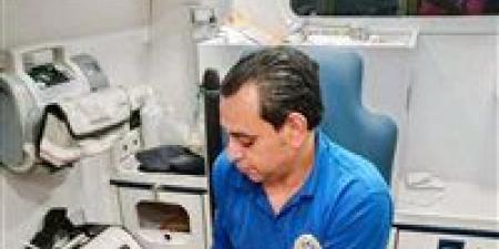 مشهد
      إنساني
      ..
      طاقم
      اسعاف
      ينجح
      في
      إنقاذ
      حياه
      صغيرين
      حديثي
      الولاده
      بالمنيا