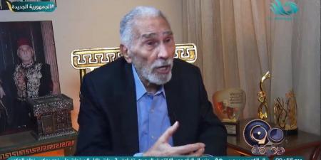 عدم
      حضور
      أشخاص
      معينة..
      بماذا
      أوصى
      عبد
      الرحمن
      أبو
      زهرة
      أبنائه
      قبل
      الوفاة؟