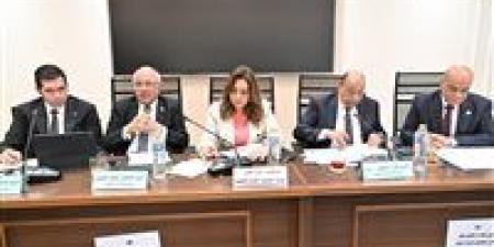 وزيرة
التنمية
المحلية
للنواب:
«عدلوا
زي
ما
أنتم
عايزين»
في
قانون
التصالح..
واحنا
معاكم
لحل
مشاكل
المواطنين