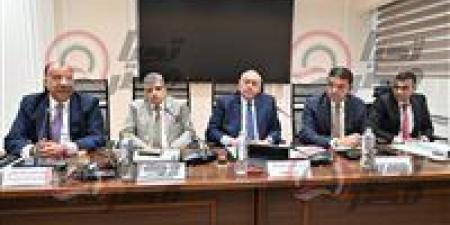 رئيس
نقل
النواب:
قناة
السويس
أحد
أهم
شرايين
الاقتصاد
القومي
المصري