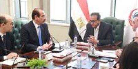 وزير
      الصحة
      يناقش
      مقترح
      حملة
      وطنية
      لرفع
      الوعي
      بالأمراض
      غير
      المعدية