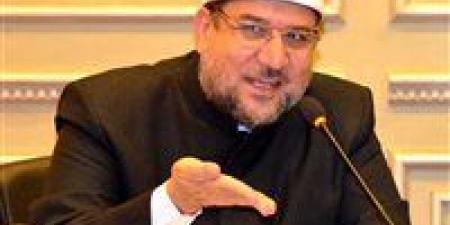 محمد
مختار
جمعة:
الفراغ
القاتل
في
المنازل
يحول
الهواتف
الذكية
إلى
نافذة
للخيانة
الزوجية