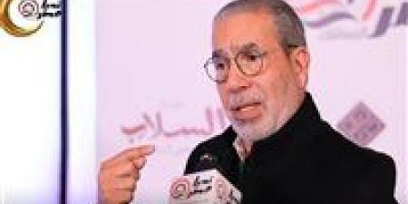 مدحت
      العدل
      يهاجم
      زيزو:
      رحيله
      عن
      الزمالك
      كان
      بسبب
      الأموال