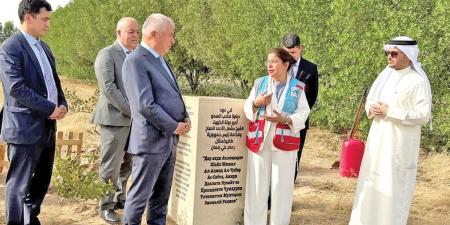 سفير طاجيكستان يضع حجر الأساس الرمزي للمبنى الجديد لسفارة بلاده
