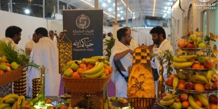 القوات المشتركة للتحالف تواصل تقديم خدماتها لذوي الشهداء والمصابين اليمنيين