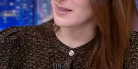 أمينة
      خليل:
      أنا
      شخصية
      فضولية..
      ولغيت
      عملية
      تجميل
      أنفي
      بسبب
      موقف
      غريب