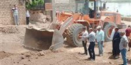 إنفجار
خط
مياه
مغذي
في
سمالوط
بالمنيا
..
والوحدة
المحلية
ومياة
الشرب
يعملان
على
الإصلاح
