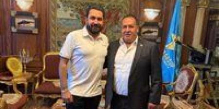 حبس
      وتجديدات
      وتحريات..
      ماذا
      ينتظر
      صبري
      نخنوخ
      في
      جلسة
      اليوم
      بالقاهرة
      الجديدة؟