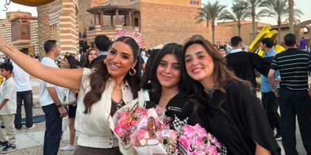 روجينا
تحتفل
بتخرج
ابنتها
مريم..
صور