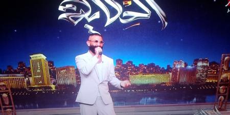 أحمد
سعد:
عاليا
مراتي
وبوست
الطلاق
بسبب
ضيقتها
وأنا
أول
من
عمل
ضفاير
بدقنه