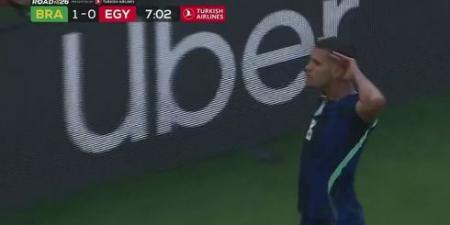 مباراة
      مصر
      والبرازيل..
      برونو
      جيماريش
      يسجل
      الهدف
      الأول
      لمنتخب
      البرازيل
      في
      مرمى
      مصر