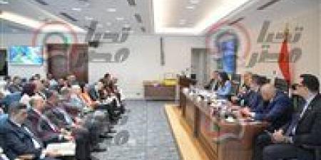 من
حساب
الضمان
إلى
تصدير
العقار
ومواجهة
فوضى
التسويق..
حزمة
قوانين
وآليات
جديدة
لضبط
السوق
العقاري
المصري