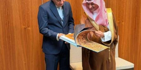 مصر
      والسعودية
      تبحثان
      تعزيز
      التعاون
      السياحي
      وتنشيط
      حركة
      السفر
      بين
      البلدين