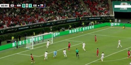 كوريا
الجنوبية
ضد
جمهورية
التشيك..
إن
بيوم
هوانج
يسجل
هدف
التعادل
لـ
منتخب
كوريا
الجنوبية
في
مرمى
التشيك
بكأس
العالم
2026
