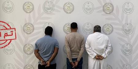 إحباط
ترويج
1.2
كجم
حشيش
في
الشرقية
و7
كجم
في
عسير
والقبض
على
5
أشخاص