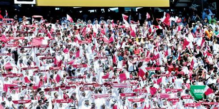 الثوب القطري يبهر جماهير المونديال