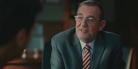 كان
متسمك
بالحياة..
مشهد
مؤثر
لـ
محمد
مرزبان
في
الحلقة
الأخيرة
من
مسلسل
ورد
على
فل
وياسمين