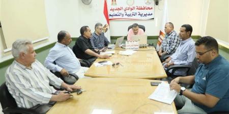 مدير تعليم الوادي الجديد لرؤساء لجان الثانوية: الهدوء والانضباط حق للطلاب