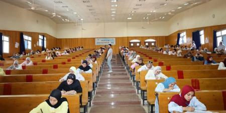 رئيس
جامعة
المنيا
يتفقد
امتحانات
كلية
التربية
الفنية
وبدء
إعلان
نتائج
الكليات
تباعًا