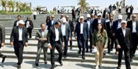 رئيس
الوزراء
يتفقد
معدلات
الإنجاز
بمشروع
"حدائق
تلال
الفسطاط"