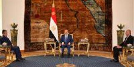 الرئيس
السيسي
يستقبل
نبيل
فهمي
المرشح
لمنصب
الأمين
العام
لجامعة
الدول
العربية