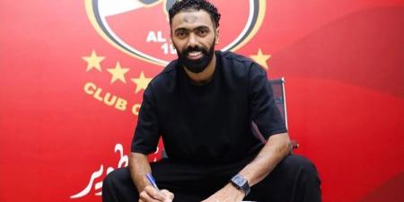 الأهلي المصري يعلن تجديد عقد حسين الشحات