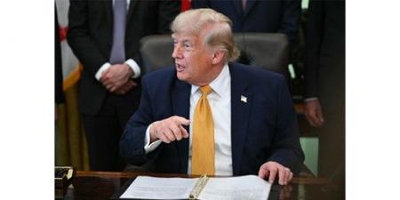 ترامب:
إذا
لم
تلتزم
إيران
بالاتفاق
«فسأفعل
ما
يجب
عليّ
فعله»