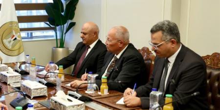 لـ
تعزيز
التعاون
المشترك..
نقيب
المهندسين
والوكيل
والأمين
العام
يلتقون
وزيرة
التنمية
المحلية