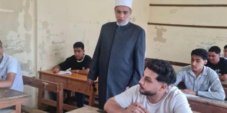 6.296 طالبا بالثانوية الأزهرية "علمي" بالدقهلية يؤدون اليوم امتحان "الأحياء"