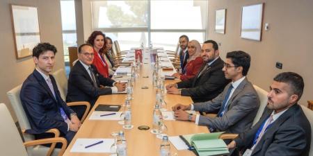 وزير الدولة بوزارة الخارجية يجتمع مع مسؤولين على هامش منتدى دوبروفنيك