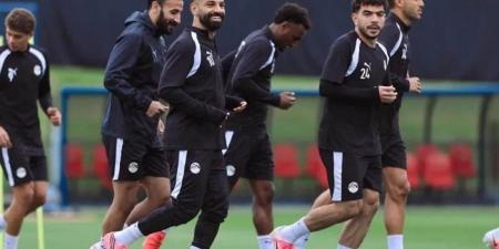 عودة
محمد
صلاح
وحمدي
فتحي..
منتخب
مصر
يواصل
الاستعداد
لموقعة
أستراليا
"في
كأس
العالم"