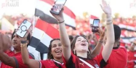 مشهد استثنائي.. المصريون حول العالم يحتفلون بهدف مصر فى مرمى الأرجنتين (صور)