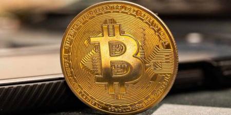 بيتكوين
تتراجع
بفعل
التوترات
الأمريكية
الإيرانية
ومخاوف
التضخم