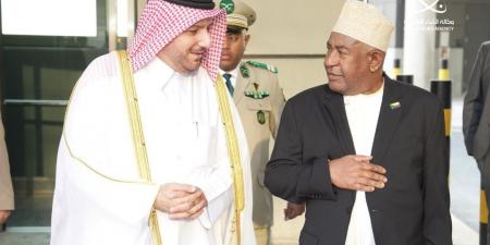 رئيس جمهورية جزر القمر يصل الدوحة لتقديم العزاء في فقيد الوطن الكبير