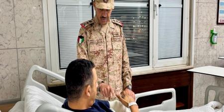رئيس الأركان يطمئن على صحة عدد من المصابين من منتسبي القوات المسلحة