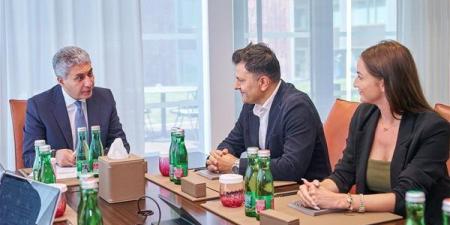 وزير
      السياحة:
      مصر
      تتمتع
      بتنوع
      سياحي
      لا
      مثيل
      له