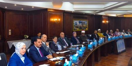 محافظ
الإسكندرية
يستقبل
نائب
وزير
الصحة
لمتابعة
المؤشرات
السكانية