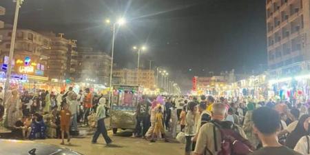 "جمصة
عادت
شمسك
الذهب"،
إقبال
غير
مسبوق
من
المصطافين
على
كورنيش
وشوارع
المدينة
(صور)