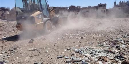 رفع
95
طنًّا
من
القمامة
وتحسين
كفاءة
النظافة
بشوارع
قنا
(صور)