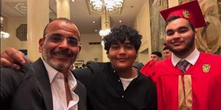 أيمن
بهجت
قمر
يحتفل
بانطلاقة
نجله
أدهم
في
التلحين
عبر
ألبوم
عمرو
دياب
الجديد
