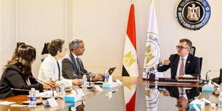 وزير
التخطيط:
قطاع
الكهرباء
يمثل
نموذجًا
ناجحًا
للتعاون
المؤسسي
والشراكات
التمويلية
المبتكرة