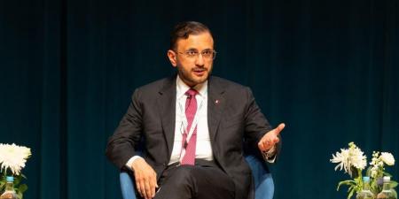 مستشار رئيس مجلس الوزراء المتحدث الرسمي لوزارة الخارجية يشارك في ملتقى الخليج للأبحاث بالمملكة المتحدة
