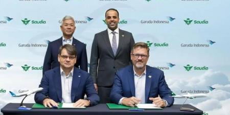 الخطوط
السعودية
وطيران
جارودا
الإندونيسي
توقعان
مذكرة
تفاهم
لتعزيز
الربط
الجوي